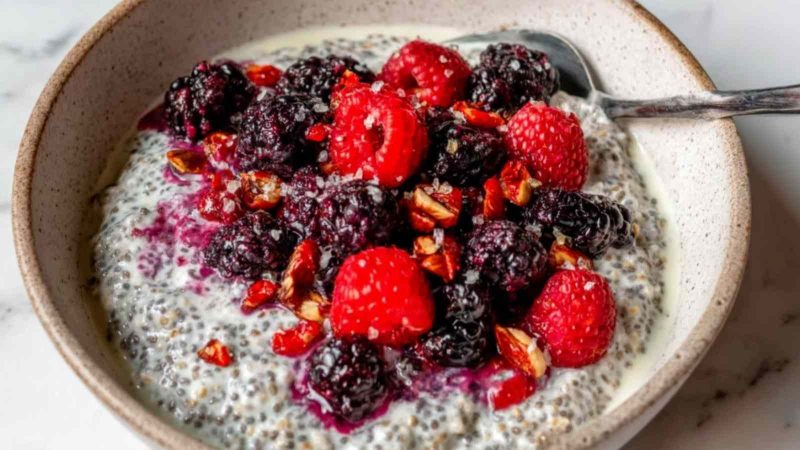 Overnight Oats with Mixed Berries