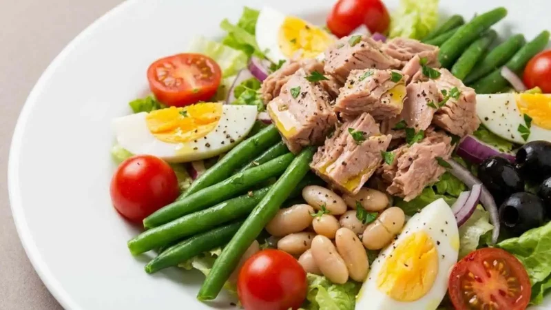 Nicoise-Style Tuna Salad With White Beans and Olives